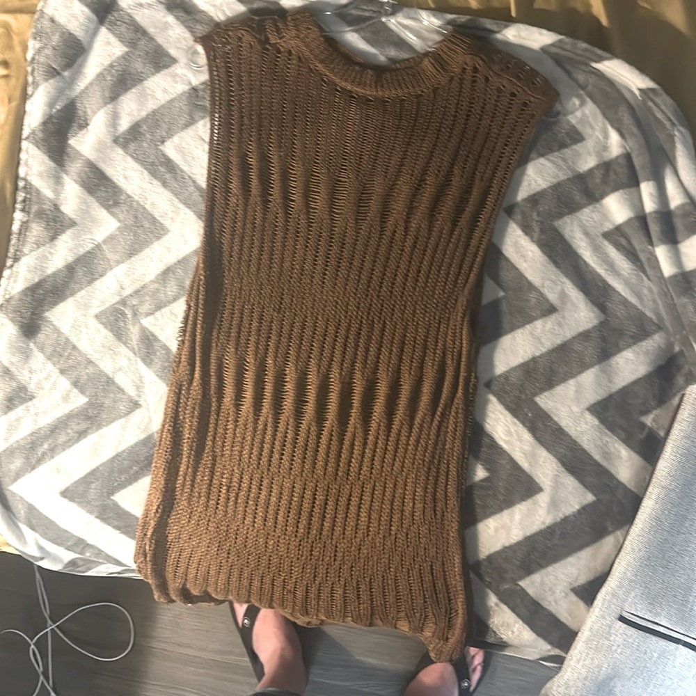 Light weight summer sweater vest brown